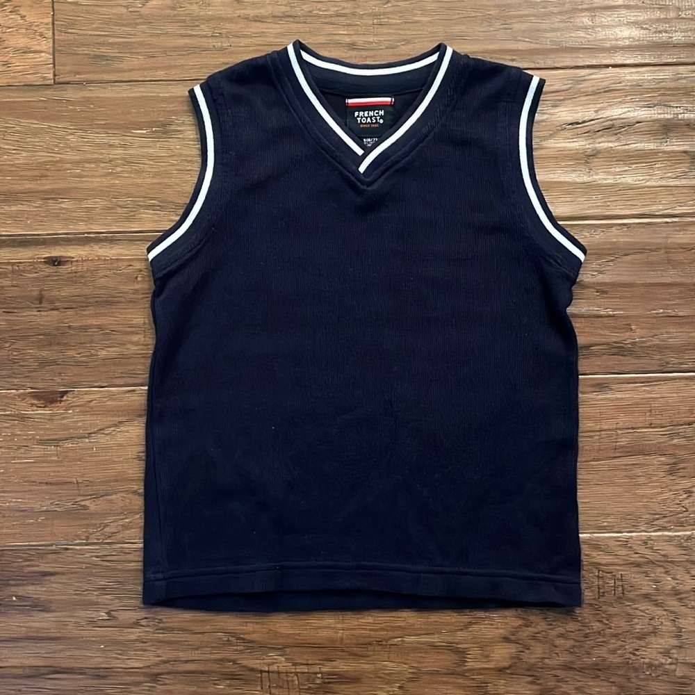 French Toast Uniform V-Neck Sweater Vest Size S (6/7)